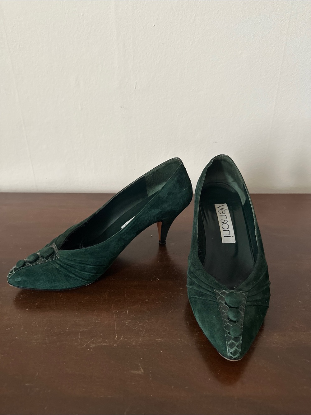 Vintage Versani Green Suede Pointed Kitten Heel Pumps with Snakeskin, size 7